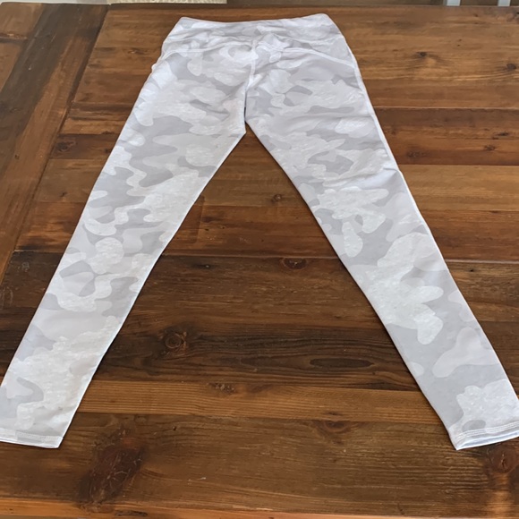 NWOT University of Denver Camo Sports Leggings - Picture 8 of 10